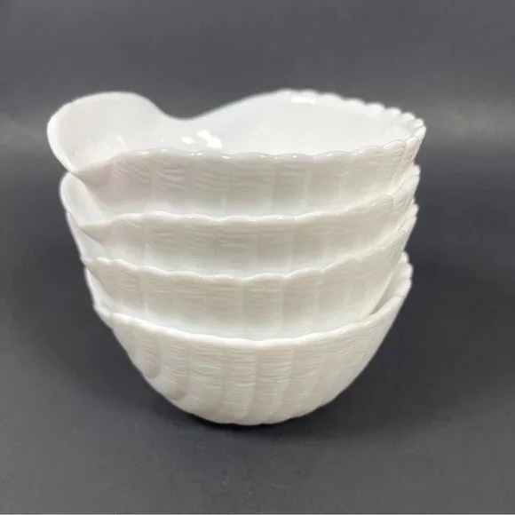 White Milk Glass Seashell Bowl Scallop Clam Shell Dessert 4 Pc Lot Set Vintage - Picture 4 of 10